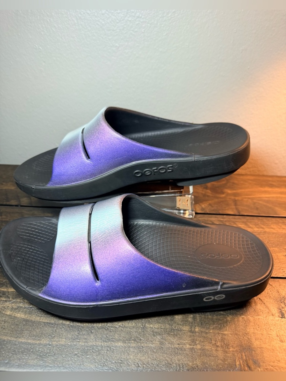 OOFOS Womens Slide Sandals Purple & Black /white Size 9 - Picture 3 of 5